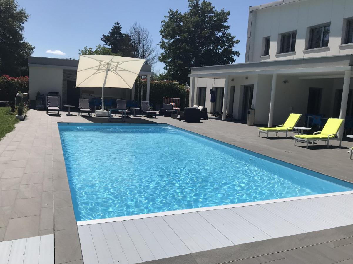 Bed and Breakfast Domaine Georges V Saint-Junien Exterior foto